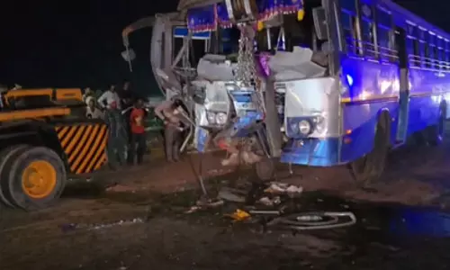 करनाल में रोडवेज बस और क्रेन के बीच जोरदार टक्कर, चार यात्रियों की हालत गंभीर करनाल में रोडवेज बस और क्रेन के बीच जोरदार टक्कर, चार यात्रियों की हालत गंभीर