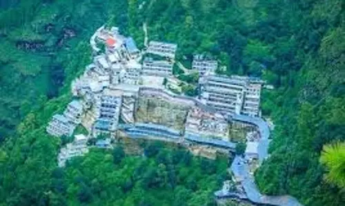 Mata Vaishno Devi:  एक श्रद्धालु की मौत, खबर फैलते ही मचा हड़कंप