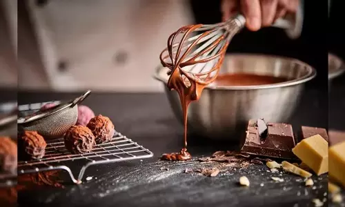 Chocolate Paan Balls: डिनर के बाद कुछ मीठा खाने का मन हो तो बनाएं ये चॉकलेट पान बॉल्स Chocolate Paan Balls: डिनर के बाद कुछ मीठा खाने का मन हो तो बनाएं ये चॉकलेट पान बॉल्स