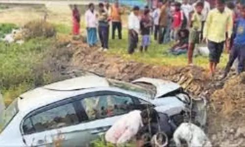 Bareilly:  तेज रफ्तार कार अनियंत्रित होकर पुलिया से नीचे गिरी, चार लोग घायल