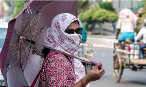 Weather: Delhi-NCR सहित देश के बहुत से हिस्सों में भीषण गर्मी और धूप का प्रकोप Weather: Delhi-NCR सहित देश के बहुत से हिस्सों में भीषण गर्मी और धूप का प्रकोप