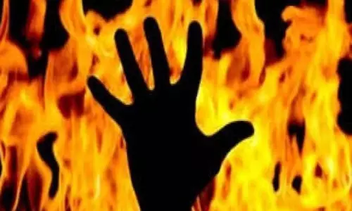 बाथरूम में खुद को बंद कर छात्रा ने लगाई आग, सुसाइड से परिजन सदमे में