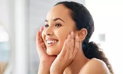 Skin care: गर्मियों में रात को अपनी चेहरे पर लगाएं ये 4 चीजें, चमक उठेगी त्वचा