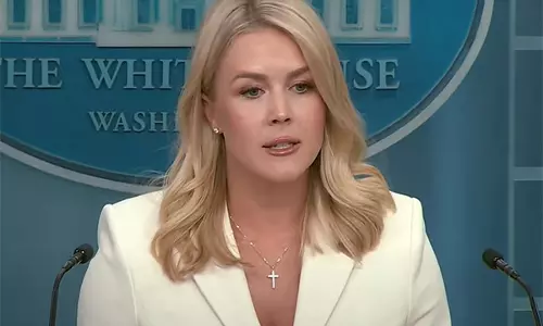 White House प्रेस सचिव ने अमेरिका में विदेशी आतंकवादियों को चेतावनी दी White House प्रेस सचिव ने अमेरिका में विदेशी आतंकवादियों को चेतावनी दी
