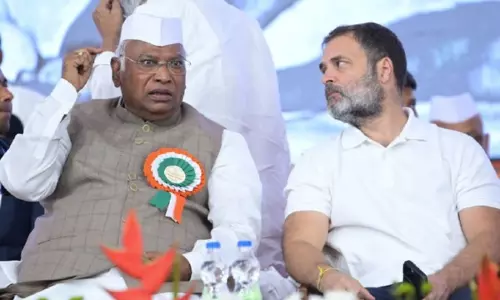 कांग्रेस अध्यक्ष मलिकार्जुन खड़गे ने PM Modi पर कटाक्ष किया कांग्रेस अध्यक्ष मलिकार्जुन खड़गे ने PM Modi पर कटाक्ष किया