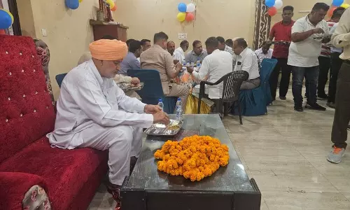 Haryana : अनाज मंडियों में अटल किसान-मजदूर कैंटीन शुरू की गईं Haryana : अनाज मंडियों में अटल किसान-मजदूर कैंटीन शुरू की गईं