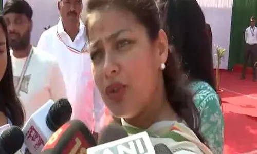 Ahmedabad में पार्टी की बैठक के बाद कांग्रेस नेता का भाजपा पर व्यंग्यात्मक कटाक्ष Ahmedabad में पार्टी की बैठक के बाद कांग्रेस नेता का भाजपा पर व्यंग्यात्मक कटाक्ष