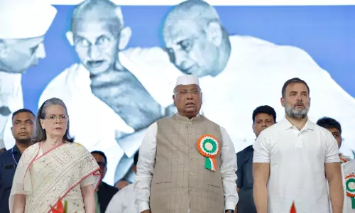 गुजरात में कांग्रेस का अधिवेशन: खड़गे बोले, यह सरकार विपक्ष को बोलने नहीं देती