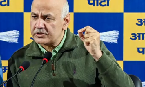 छोटे मासूम बच्चों को प्रताड़ित किया जा रहा है: निजी स्कूलों में फीस बढ़ोतरी पर AAP नेता मनीष सिसोदिया