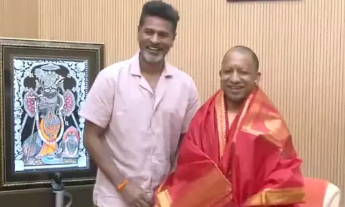 UP : प्रभु देवा ने की योगी आदित्यनाथ से मुलाकात UP : प्रभु देवा ने की योगी आदित्यनाथ से मुलाकात