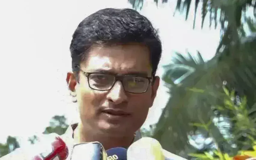 Kerala: मुख्यमंत्री ने मुख्य सचिव को एन प्रशांत की शिकायतें सुनने का निर्देश दिया