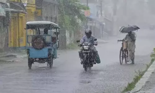 Vizag में भारी बारिश से राहत मिली Vizag में भारी बारिश से राहत मिली