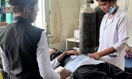 कॉलेज की दीवार में लगी मार्बल गिरने से हुआ बड़ा हादसा, 3 स्टूडेंट्स घायल