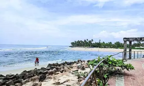 Kerala: अन्धकारा नाज़ी बीच पर सुरक्षा व्यवस्था नहीं Kerala: अन्धकारा नाज़ी बीच पर सुरक्षा व्यवस्था नहीं