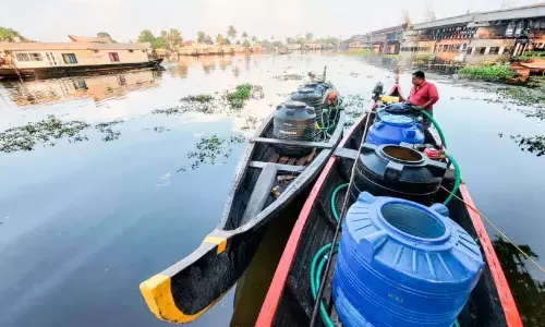 Hot water ; कुट्टनाड के प्यासे लोगों को एक बूंद पानी नहीं Hot water ; कुट्टनाड के प्यासे लोगों को एक बूंद पानी नहीं