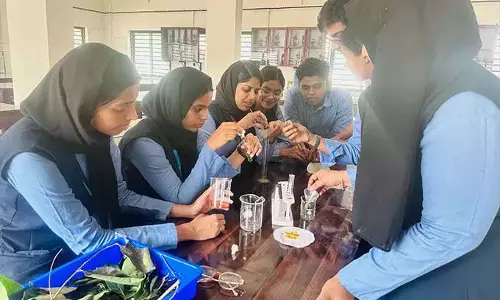पोन्नानी MES कॉलेज के प्राणीशास्त्र के छात्रों ने साम्यवादी हरे रंग से स्याही बनाई पोन्नानी MES कॉलेज के प्राणीशास्त्र के छात्रों ने साम्यवादी हरे रंग से स्याही बनाई