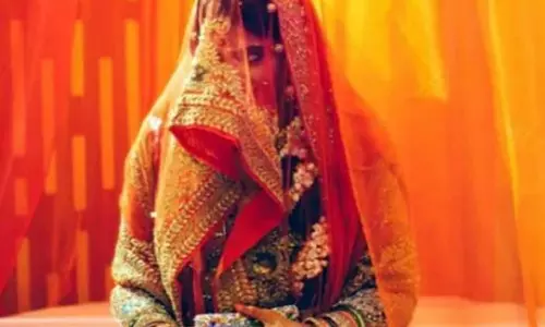 Aligarh: विवाह से पहले सास संग भागा दूल्हा, दुल्हन के अरमानों पर फिरा पानी Aligarh: विवाह से पहले सास संग भागा दूल्हा, दुल्हन के अरमानों पर फिरा पानी
