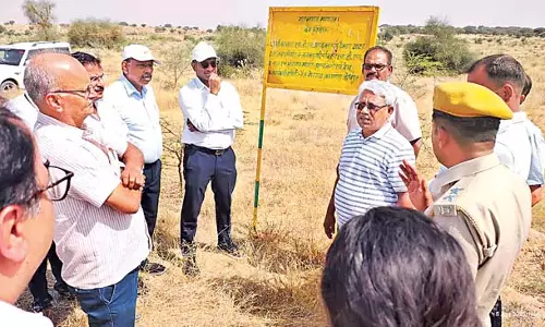 Andhra: राजस्थान में अधिकारियों ने रेत के टीलों पर अध्ययन किया Andhra: राजस्थान में अधिकारियों ने रेत के टीलों पर अध्ययन किया