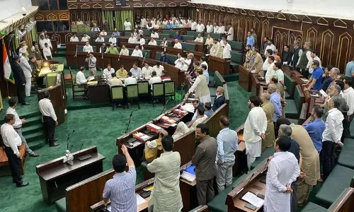 वक्फ बिल पर हंगामे के बीच J&K विधानसभा लगातार तीसरे दिन स्थगित वक्फ बिल पर हंगामे के बीच J&K विधानसभा लगातार तीसरे दिन स्थगित