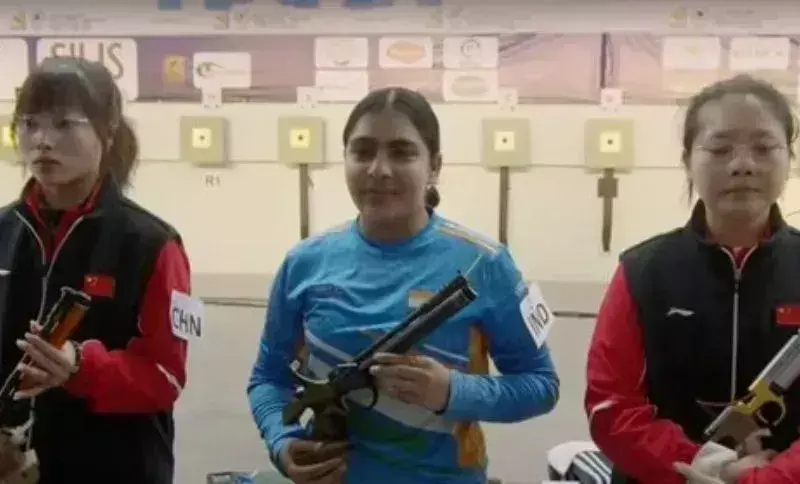 सुरुचि फोगाट ने ISSF विश्व कप में पहला स्वर्ण पदक जीतकर वैश्विक मंच पर अपनी चमक बिखेरी सुरुचि फोगाट ने ISSF विश्व कप में पहला स्वर्ण पदक जीतकर वैश्विक मंच पर अपनी चमक बिखेरी