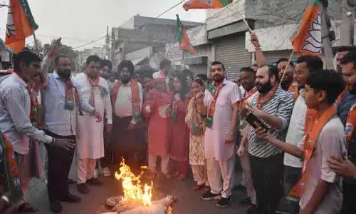 BJP नेताओं ने मनोरंजन कालिया के घर पर हमले की निंदा की