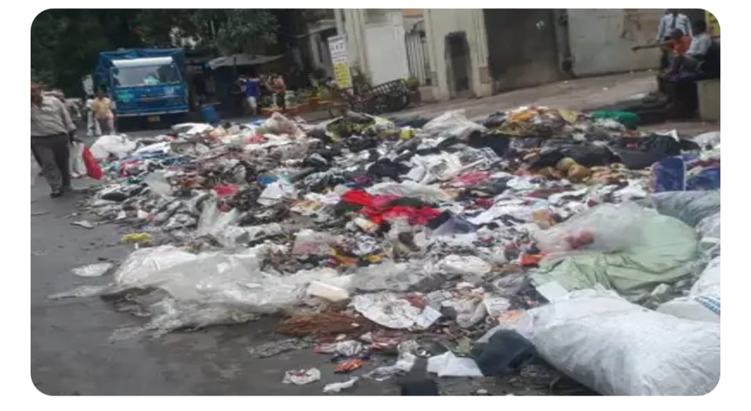 Dustbins के बजाय इधर-उधर डाला जा रहा कचरा, जिम्मेदार स्वच्छता सर्वेक्षण को लेकर नहीं गंभीर