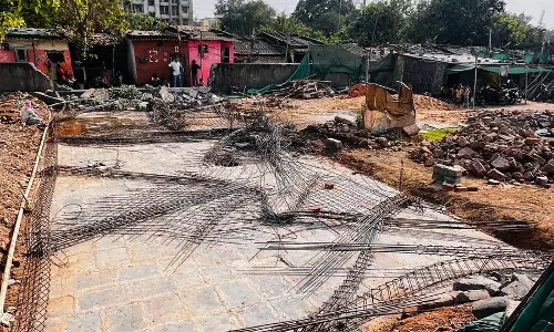 रायपुर : रामनगर में चला बुलडोजर