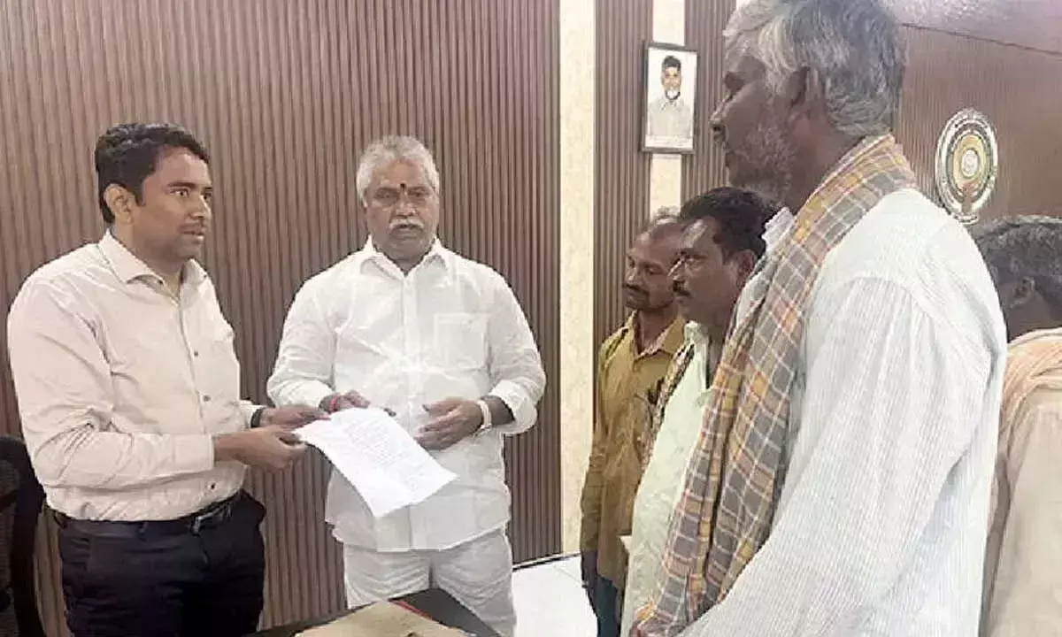 YSRCP ने बड़े पैमाने पर धान खरीद की मांग की