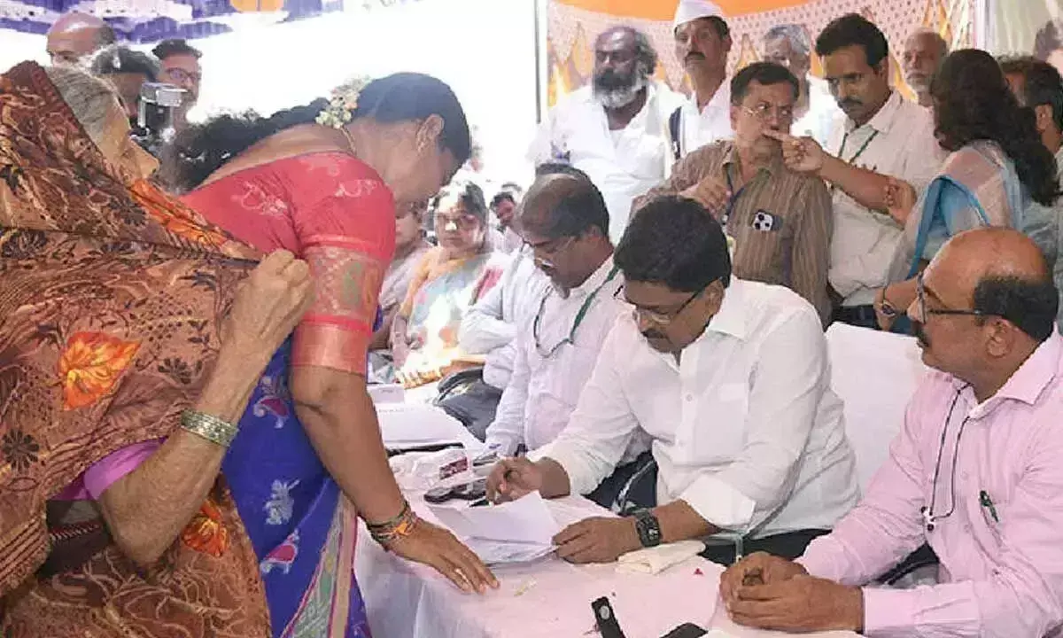 Minister ने उरावकोंडा निर्वाचन क्षेत्र में विशेष पीजीआरएस का शुभारंभ किया