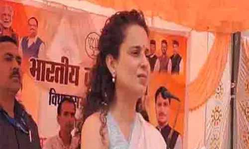 चांद पर दाग होता है, उन पर एक भी दाग नहीं है: कंगना रनौत ने की PM Modi की तारीफ चांद पर दाग होता है, उन पर एक भी दाग नहीं है: कंगना रनौत ने की PM Modi की तारीफ