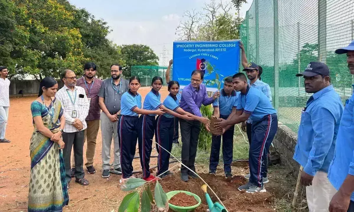 स्फूर्ति इंजीनियरिंग कॉलेज NCC ने वृक्षारोपण अभियान और योग एवं फिटनेस सत्र का आयोजन किया स्फूर्ति इंजीनियरिंग कॉलेज NCC ने वृक्षारोपण अभियान और योग एवं फिटनेस सत्र का आयोजन किया