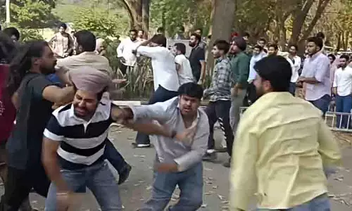 PU परिसर में झड़प में 5 घायल