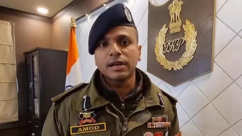 उधमपुर के जंगलों में 2-3 आतंकवादी छिपे: एसएसपी आमोद नागपुरे उधमपुर के जंगलों में 2-3 आतंकवादी छिपे: एसएसपी आमोद नागपुरे