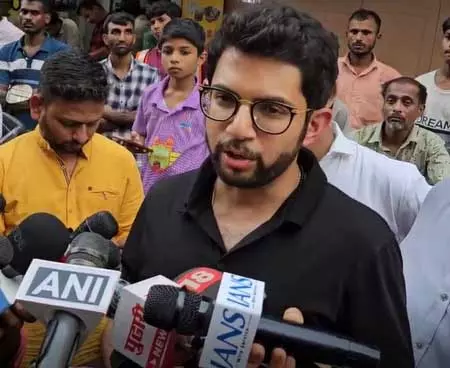 महाराष्ट्र : आदित्य ठाकरे ने निर्माण कार्यों में देरी पर महायुति सरकार को घेरा महाराष्ट्र : आदित्य ठाकरे ने निर्माण कार्यों में देरी पर महायुति सरकार को घेरा
