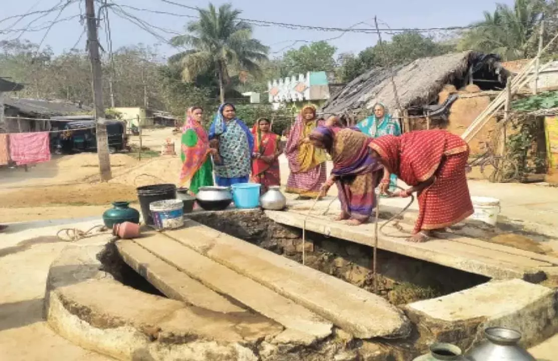 Odisha: नयागढ़ में पानी में फ्लोराइड और आयरन की अधिक मात्रा के कारण किडनी रोग बढ़ रहे Odisha: नयागढ़ में पानी में फ्लोराइड और आयरन की अधिक मात्रा के कारण किडनी रोग बढ़ रहे