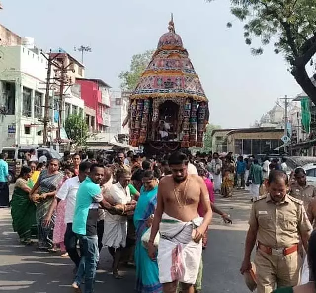 Tamil Nadu: चिदंबरम में श्री सुब्रमण्यर मंदिर रथ Tamil Nadu: चिदंबरम में श्री सुब्रमण्यर मंदिर रथ
