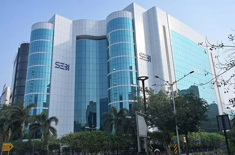 सेबी शीर्ष अधिकारियों के लिए प्रकटीकरण मानदंड लाएगा सेबी शीर्ष अधिकारियों के लिए प्रकटीकरण मानदंड लाएगा