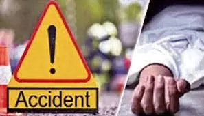 Narsinghpur: वाहन ने बाइक को मारी टक्कर, तीन की गई जान एक घायल Narsinghpur: वाहन ने बाइक को मारी टक्कर, तीन की गई जान एक घायल