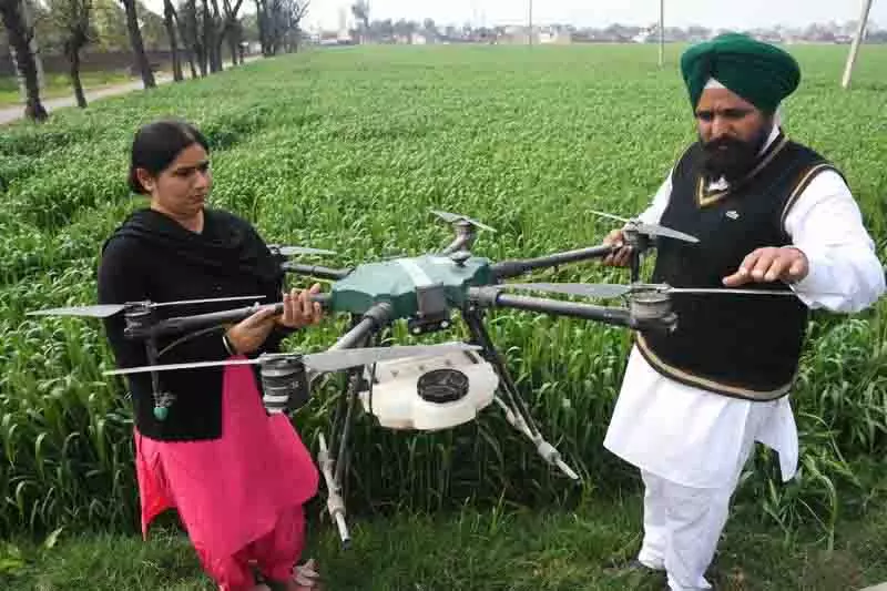 Punjab: इस ‘ड्रोन दीदी’ को प्रगति के पंख Punjab: इस ‘ड्रोन दीदी’ को प्रगति के पंख