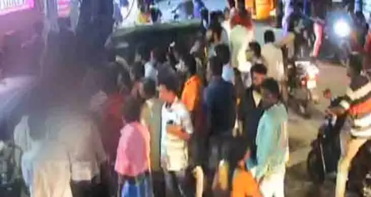 Vadapalani Accident: नाबालिग कार चालक की टक्कर से बुजुर्ग की मौत Vadapalani Accident: नाबालिग कार चालक की टक्कर से बुजुर्ग की मौत