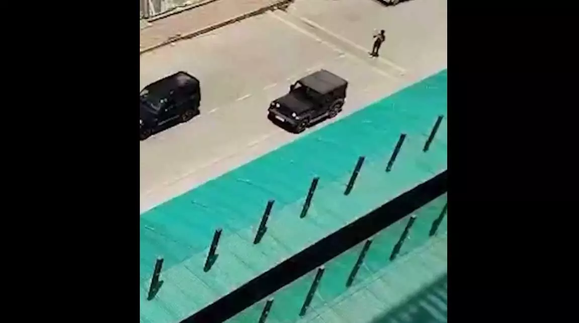 सोसायटी का VIDEO, थार और स्कॉर्पियो की रेस से दहशत सोसायटी का VIDEO, थार और स्कॉर्पियो की रेस से दहशत