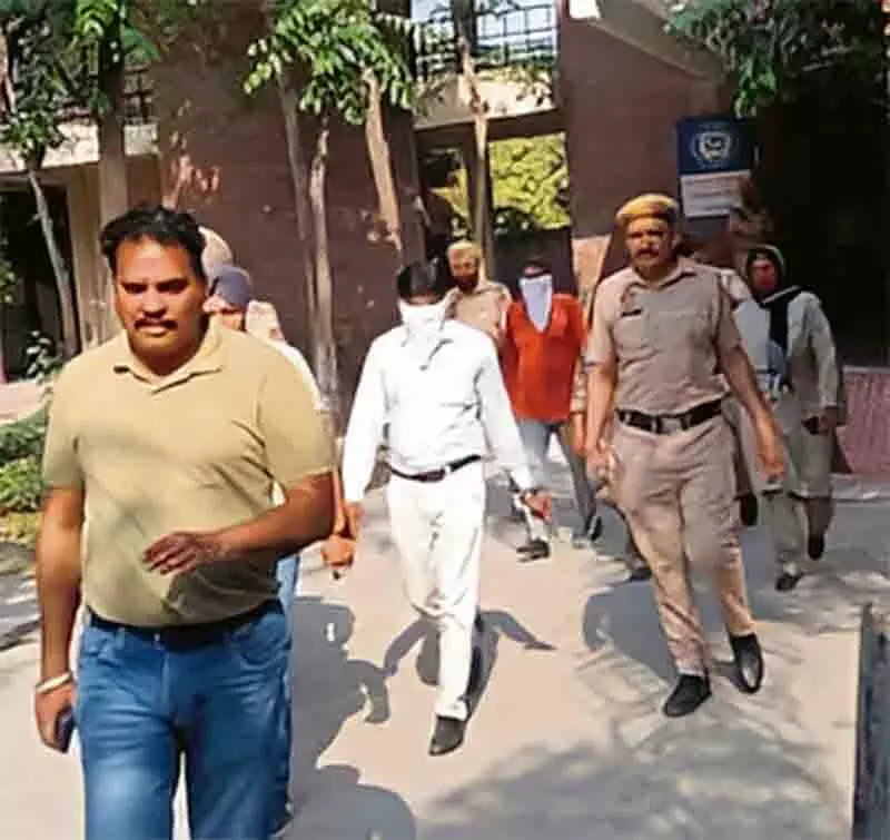 Pastor Gill ने कोर्ट में किया सरेंडर, 5 दिन की पुलिस रिमांड पर भेजा गया Pastor Gill ने कोर्ट में किया सरेंडर, 5 दिन की पुलिस रिमांड पर भेजा गया