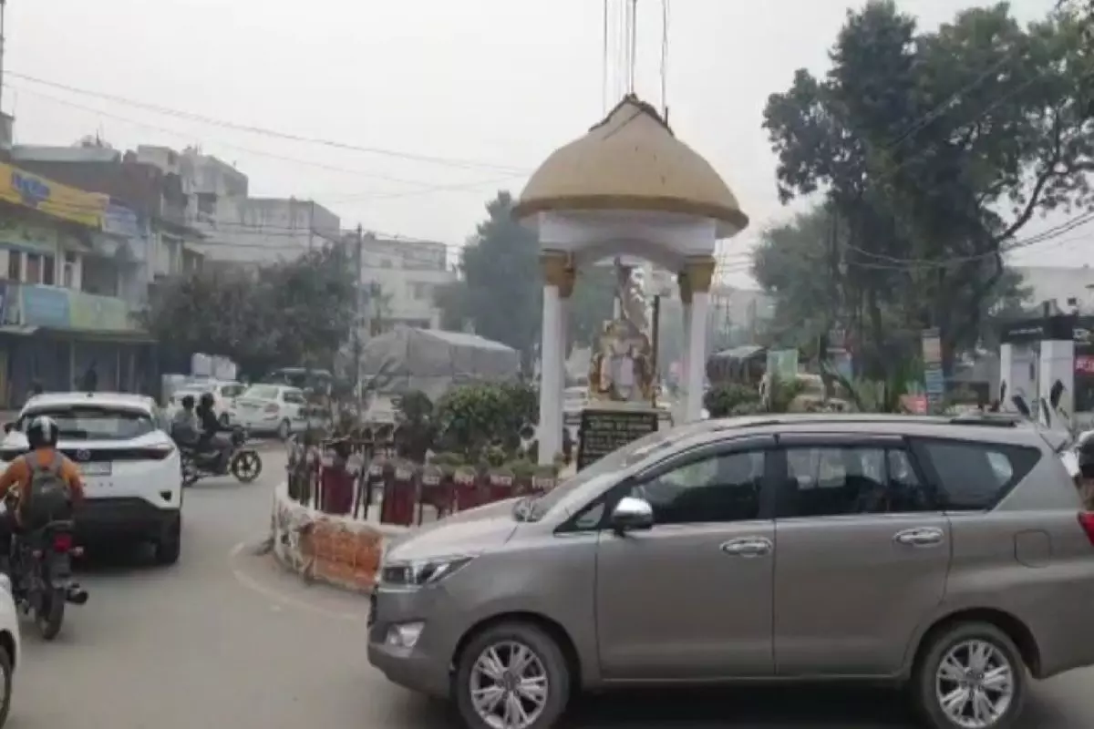 Rudrapur: एनएच पर तिरंगे के रंगों से जगमगाएगी रुद्रपुर की सड़कें Rudrapur: एनएच पर तिरंगे के रंगों से जगमगाएगी रुद्रपुर की सड़कें