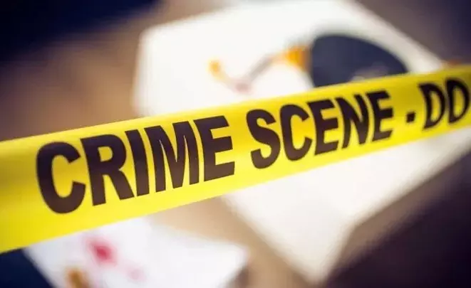 Indirapuram में चेन लूटने पहुंचे बदमाश को बाइक गिरने पर पुलिस ने पकड़ा Indirapuram में चेन लूटने पहुंचे बदमाश को बाइक गिरने पर पुलिस ने पकड़ा