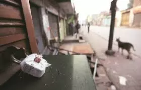 Faridabad: अवैध किताबें और वर्दी बेचने पर दो दुकानों को सील किया गया Faridabad: अवैध किताबें और वर्दी बेचने पर दो दुकानों को सील किया गया