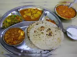 Ghaziabad में श्याम रसोई की अनोखी पहल, 1 रुपये में मिल रहा भरपेट भोजन Ghaziabad में श्याम रसोई की अनोखी पहल, 1 रुपये में मिल रहा भरपेट भोजन