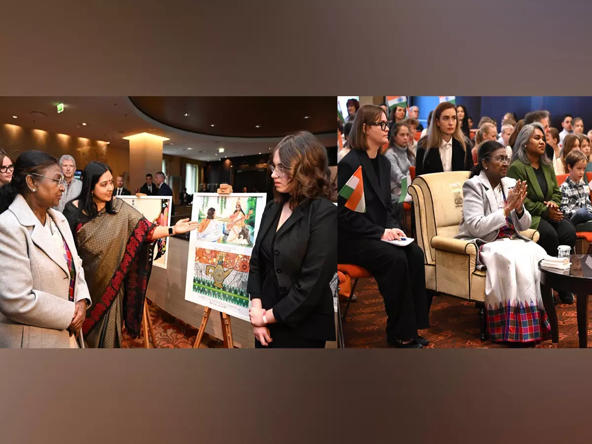 राष्ट्रपति मुर्मू ने स्लोवाकिया में रामायण पर आधारित विशेष कठपुतली शो देखा, चित्रों की प्रदर्शनी देखी राष्ट्रपति मुर्मू ने स्लोवाकिया में रामायण पर आधारित विशेष कठपुतली शो देखा, चित्रों की प्रदर्शनी देखी