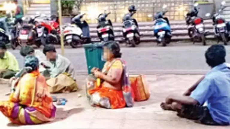 Margao में भिखारियों की संख्या में वृद्धि, निवासियों ने पुलिस हस्तक्षेप की मांग की Margao में भिखारियों की संख्या में वृद्धि, निवासियों ने पुलिस हस्तक्षेप की मांग की