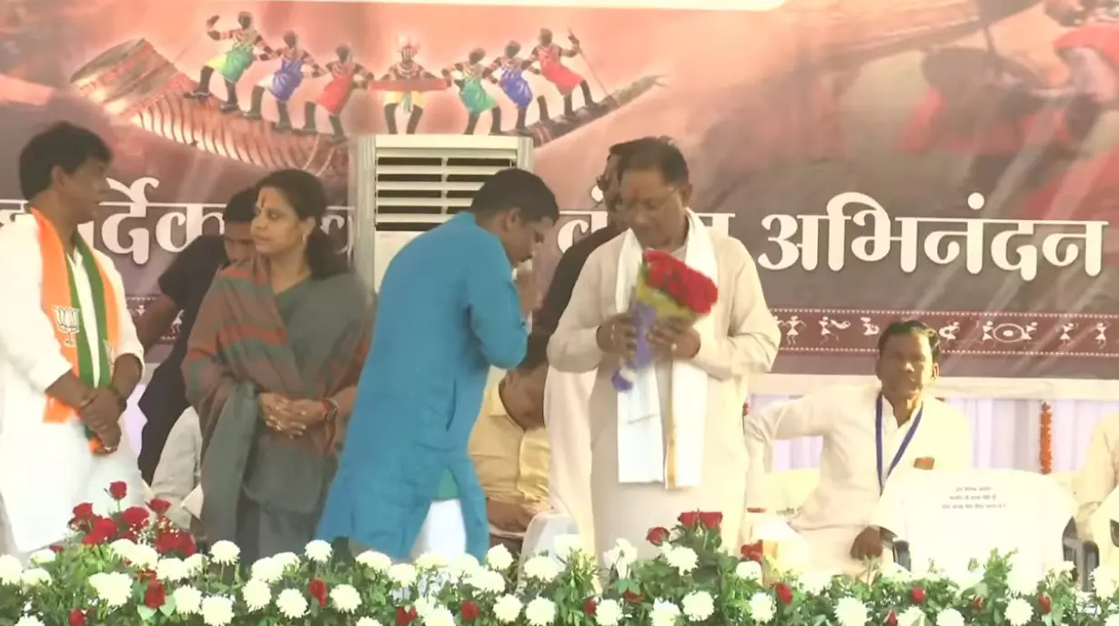 खल्लारी पहुंचे CM साय, आदिवासी कंवर पैंकरा समाज के महासभा में हुए शामिल खल्लारी पहुंचे CM साय, आदिवासी कंवर पैंकरा समाज के महासभा में हुए शामिल