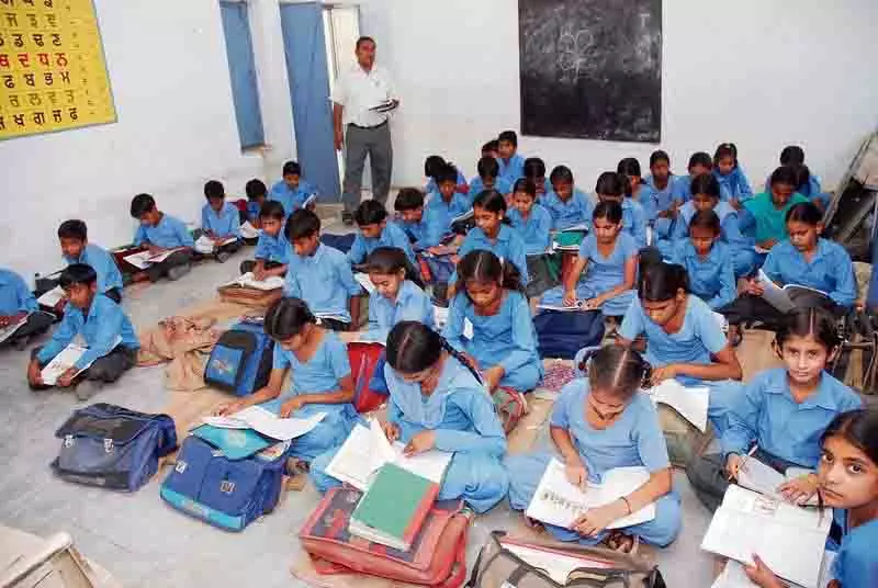 MP Chabbewal ने फलाही के सरकारी स्कूल को गोद लिया MP Chabbewal ने फलाही के सरकारी स्कूल को गोद लिया